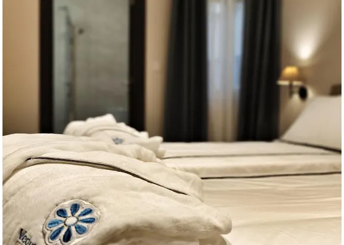 Veduta Ta Pinu With Stunning Views Garden Sauna Pool And Gym Hotel apartamentowy 4*