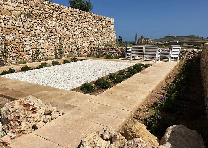 Veduta Ta Pinu With Stunning Views Garden Sauna Pool And Gym Hotel apartamentowy