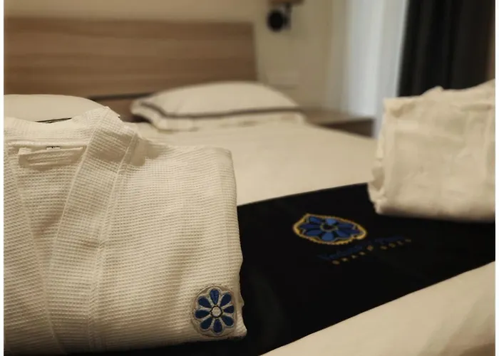 Veduta Ta Pinu With Stunning Views Garden Sauna Pool And Gym