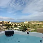 Veduta Ta Pinu With Stunning Views Garden Sauna Pool And Gym 4* Għarb