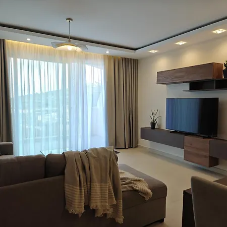 Veduta Ta Pinu With Stunning Views Garden Sauna Pool And Gym Apart Otel