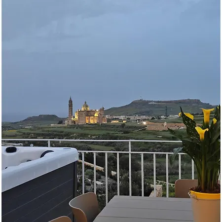 Veduta Ta Pinu With Stunning Views Garden Sauna Pool And Gym Apartmanhotel Għarb