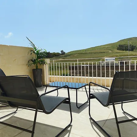 Veduta Ta Pinu With Stunning Views Garden Sauna Pool And Gym Apartmanhotel Għarb