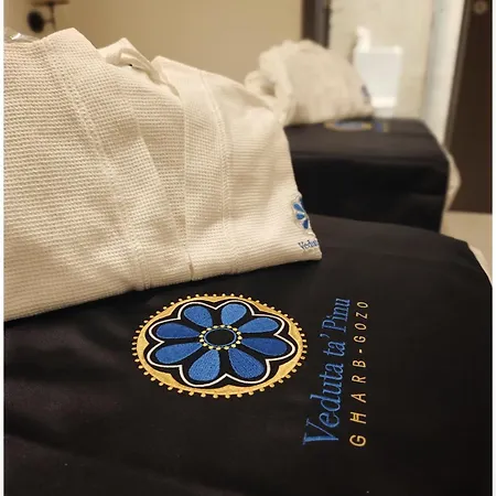 Veduta Ta Pinu With Stunning Views Garden Sauna Pool And Gym Apart Otel