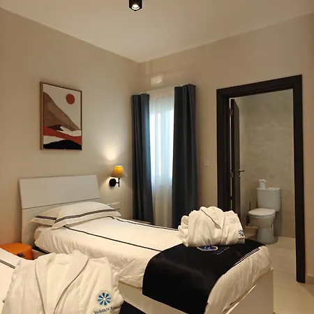 Veduta Ta Pinu With Stunning Views Garden Sauna Pool And Gym 公寓式酒店 4*