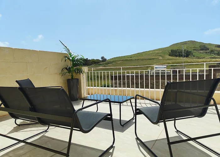 Veduta Ta Pinu With Stunning Views Garden Sauna Pool And Gym Ξενοδοχείο με διαμερίσματα Għarb