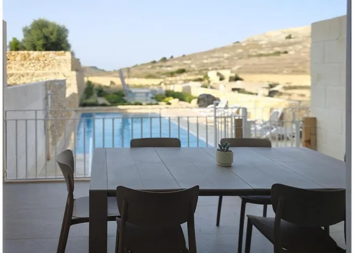 Ξενοδοχείο με διαμερίσματα Veduta Ta Pinu With Stunning Views Garden Sauna Pool And Gym Għarb