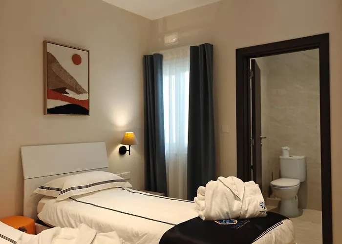 Veduta Ta Pinu With Stunning Views Garden Sauna Pool And Gym Ξενοδοχείο με διαμερίσματα 4*