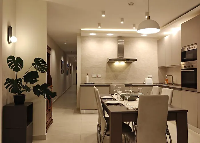 Ξενοδοχείο με διαμερίσματα Veduta Ta Pinu With Stunning Views Garden Sauna Pool And Gym Għarb