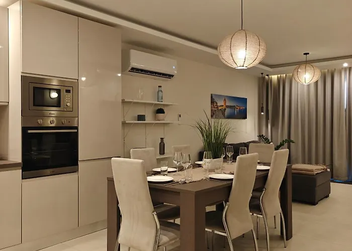 Ξενοδοχείο με διαμερίσματα Veduta Ta Pinu With Stunning Views Garden Sauna Pool And Gym