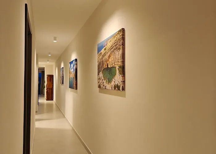 Ξενοδοχείο με διαμερίσματα Veduta Ta Pinu With Stunning Views Garden Sauna Pool And Gym 4*