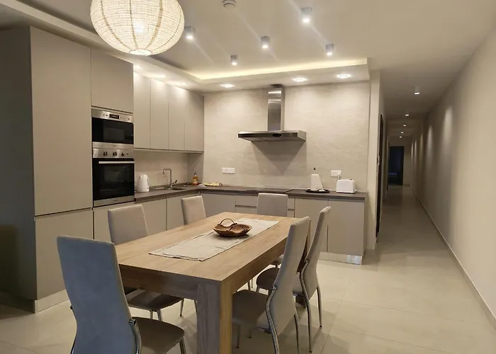 Ξενοδοχείο με διαμερίσματα Veduta Ta Pinu With Stunning Views Garden Sauna Pool And Gym Għarb