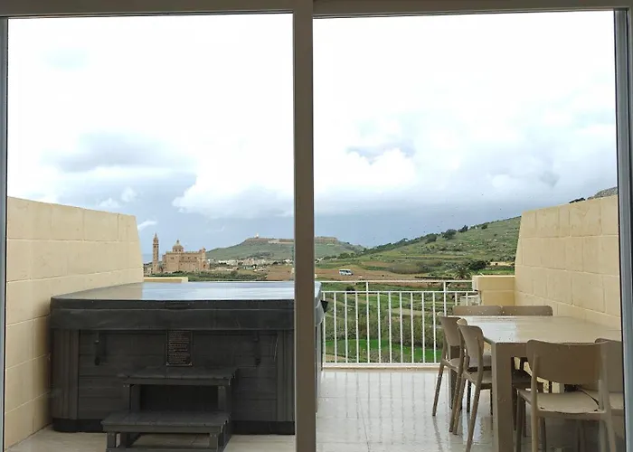 Ξενοδοχείο με διαμερίσματα Veduta Ta Pinu With Stunning Views Garden Sauna Pool And Gym Għarb